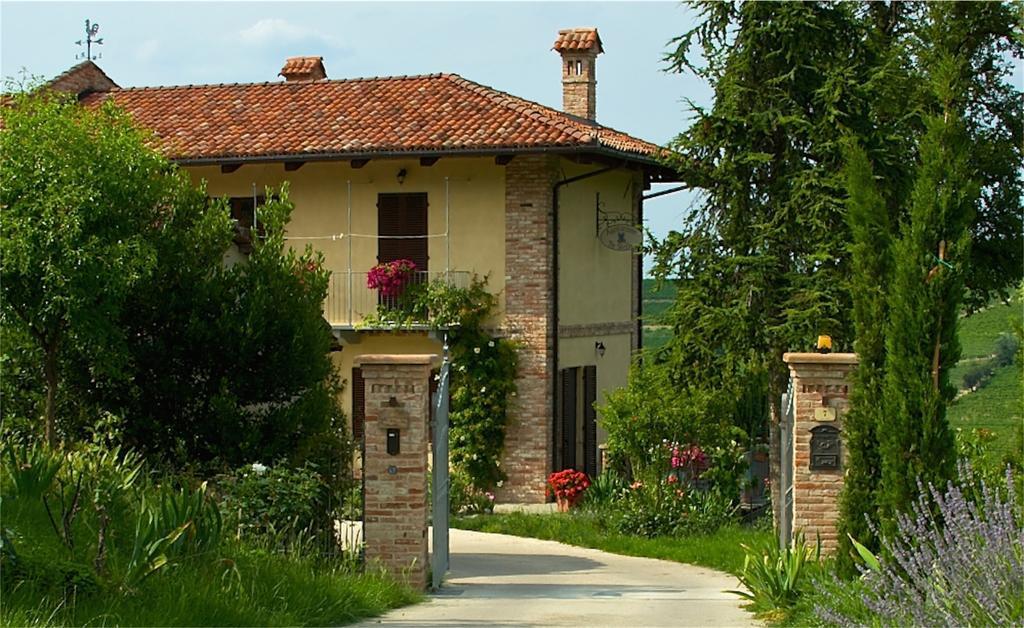 Agriturismo Tre Stelle Барбареско Екстериор снимка